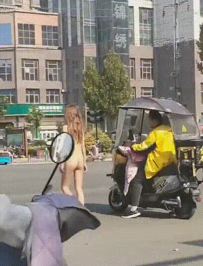 182733qwlymmpn8f8lyzno.gif